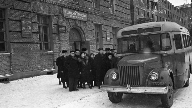 Авиакомпания NordStar открыла историческую выставку «От первых билетов до базового перевозчика Норильска. История авиакассы на Ленинском проспекте, 22»